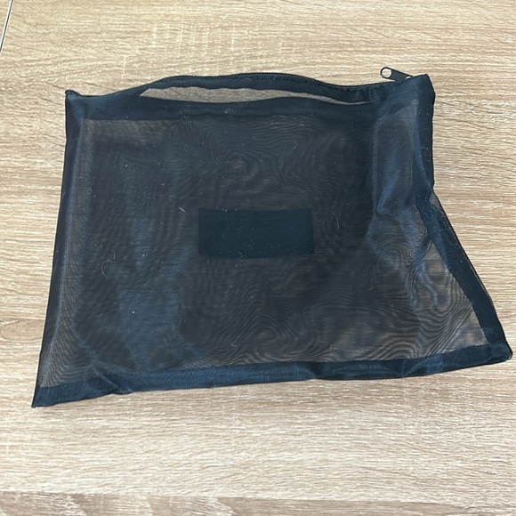 Rodial mesh cosmetic bag - Picture 2 of 3